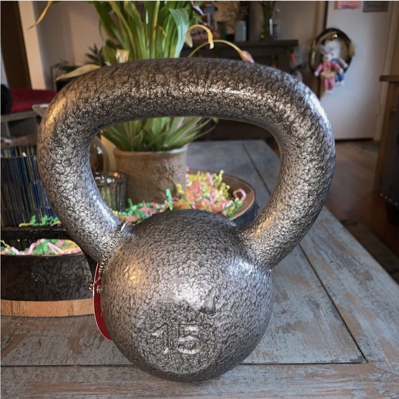 Cast Iron Kettlebell Weights for Home Gym Fitness & Training 15 lbs.  (4kg-24kg) - Picture 5 of 5
